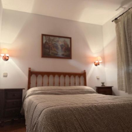 El Valle Hostal Restaurante La Pradera de Navalhorno Екстер'єр фото