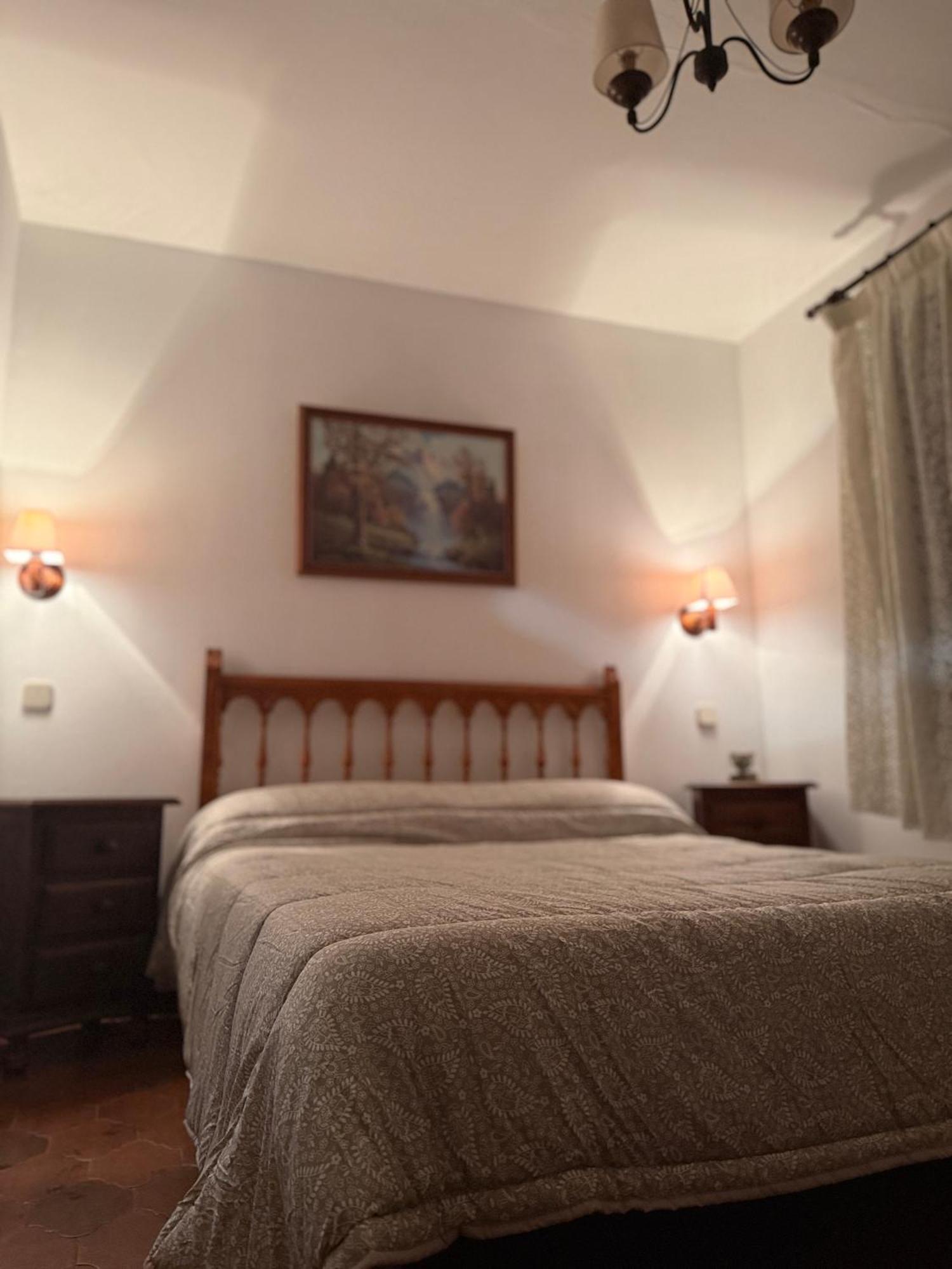 El Valle Hostal Restaurante La Pradera de Navalhorno Екстер'єр фото